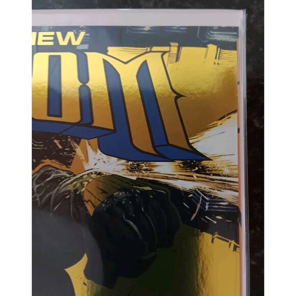 All-New Venom #1 Gold Foil Iban Coello Signed Variant Marvel Comics 2024 - Picture 6 of 9